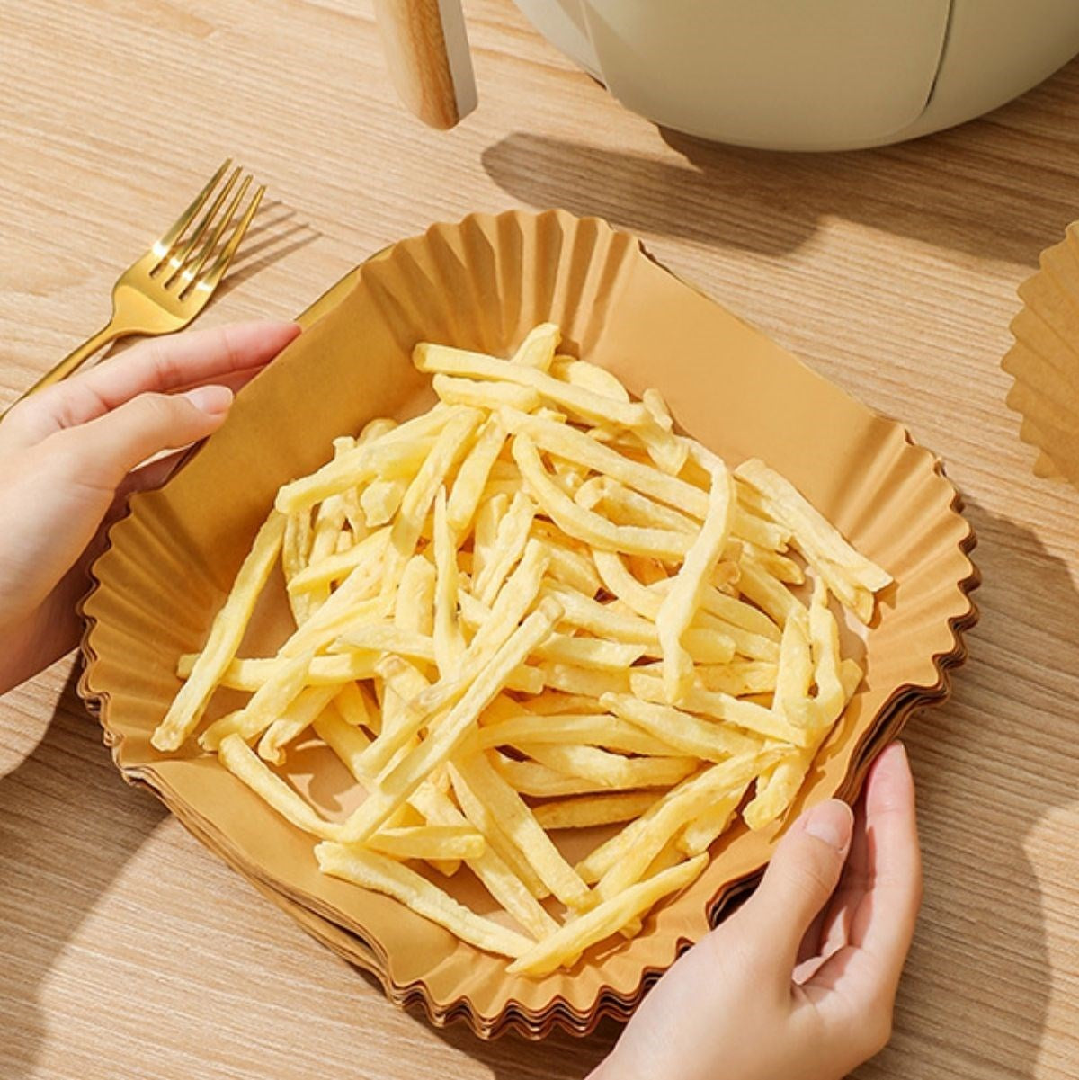miorashop® 50 Adet Air Fryer Pişirme Kağıdı Tek Kullanımlık Yağ Geçirmez Yapışmaz Kare Tabak Model PVC