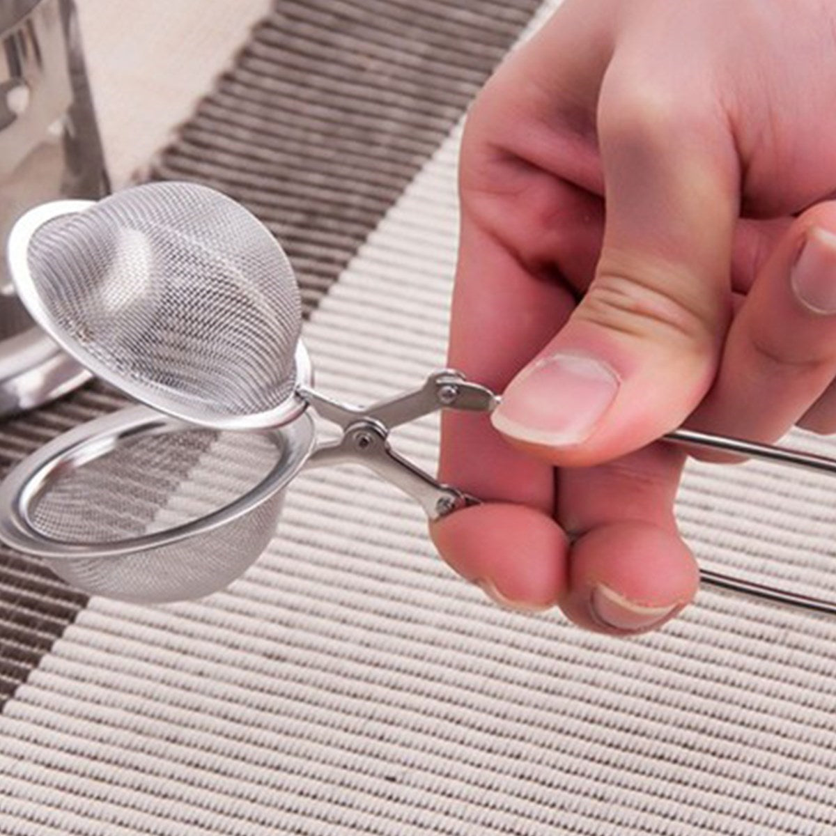 miorashop® Paslanmaz Metal Pratik Kolay Bitki Çayı Demleme Süzgeci Aparatı