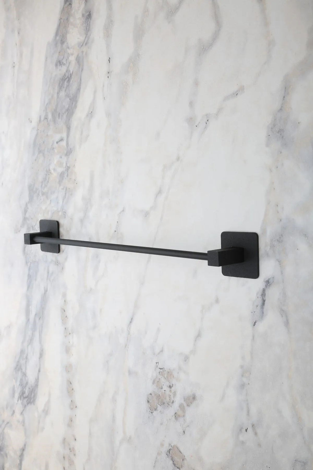 miorashop® Kendiliğinden Yapışkanlı Siyah Çubuk Havluluk
