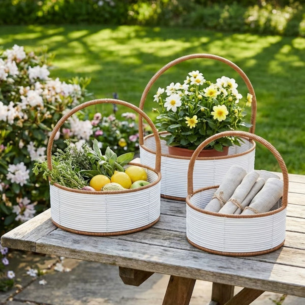 miorashop® 3 Boy İç İçe Geçebilen Plastik Rattan Sepetler–Beyaz Renkli,Kahverengi Saplı, Çok Amaçlı Düzenleyici ve Sunum Sepeti Seti