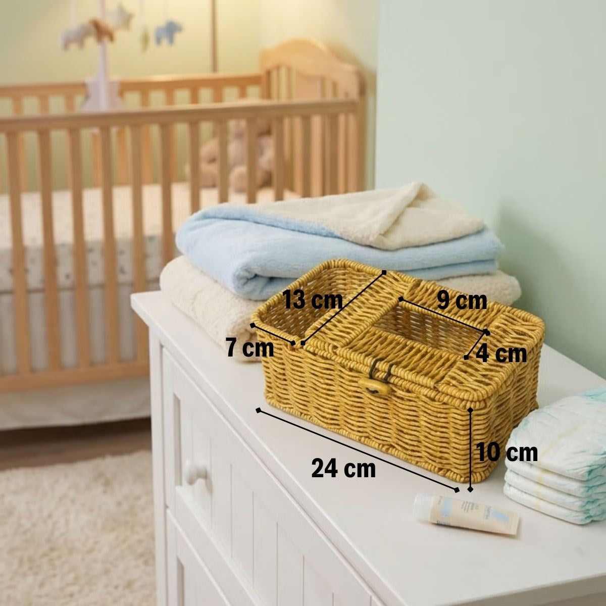 miorashop® Bölmeli Kapaklı Doğal Rattan Görünümlü Hasır Makyaj, Takı ve Havlu Düzenleyici – Peçetelikli Çok Amaçlı Masaüstü Organizer Sepet